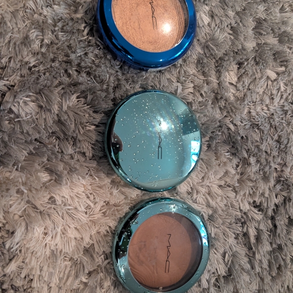 MAC Cosmetics Bronzing Powder Collection - Picture 11 of 11